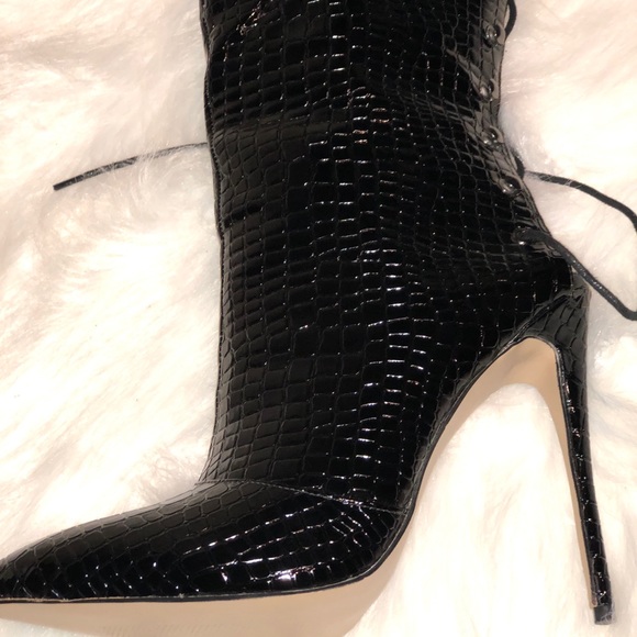 Heel boot - Picture 3 of 8